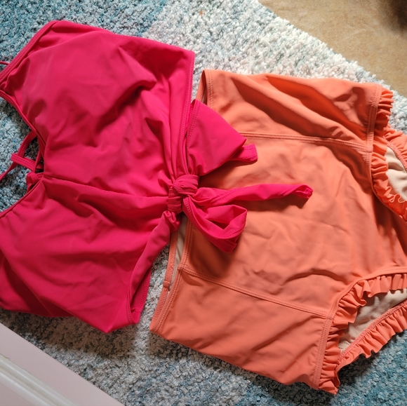 KORTNI JEANE: hibiscus tie up top - Picture 3 of 6